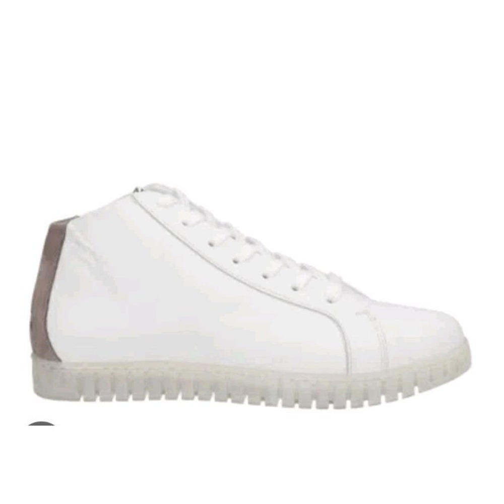 SOLD OUT!! ANDIA FORA  Sneaker Men's Shoes Size 8.5 White Cleated Soles